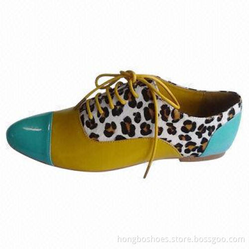Women's flat pump shoe, comfortable outsole, leather vamp